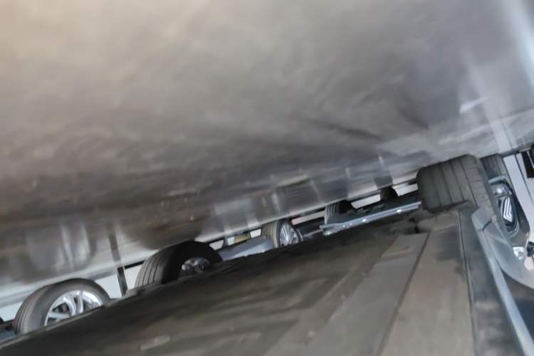 Used Nio ES6 2023 75 kWh Right Side Sill