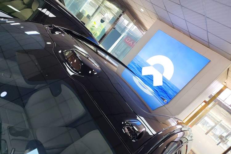Used Nio ES6 2023 75 kWh Roof