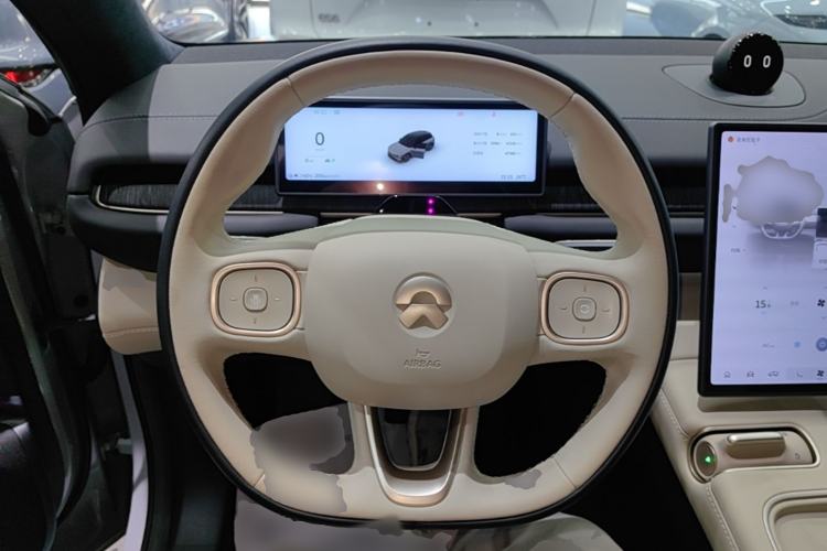 Used Nio ES6 2023 75 kWh Steering Wheel
