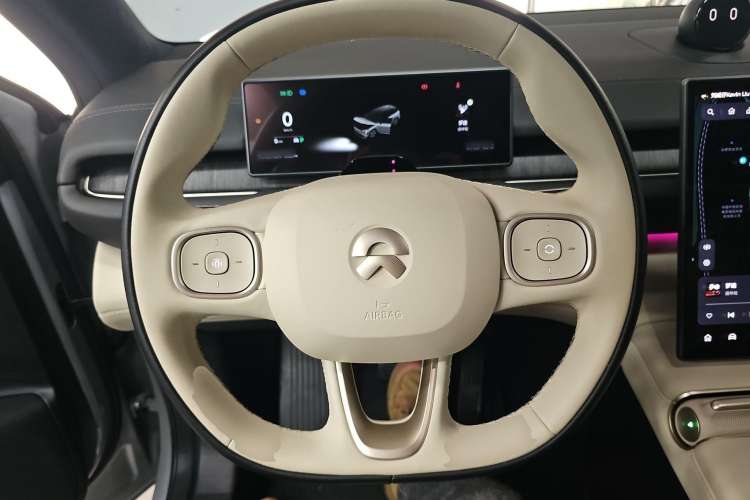 Used Nio ES6 2023 75 kWh Steering Wheel