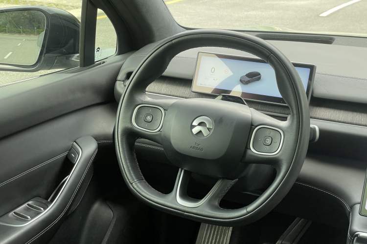Used Nio ES6 2023 75 kWh Steering Wheel