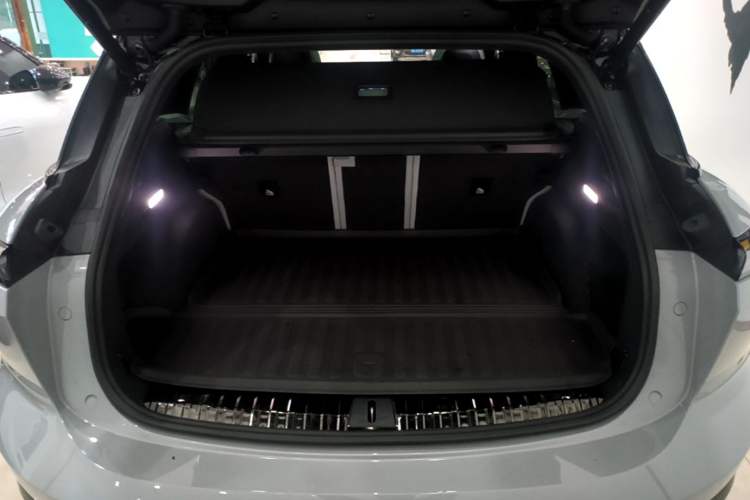 Used Nio ES6 2023 75 kWh Trunk