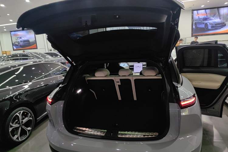 Used Nio ES6 2023 75 kWh Trunk