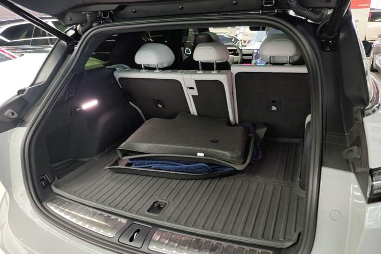 Used Nio ES6 2023 75 kWh Trunk