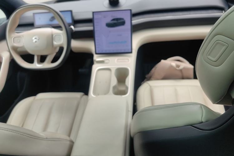 Used Nio ES6 2023 100kWh Center Console
