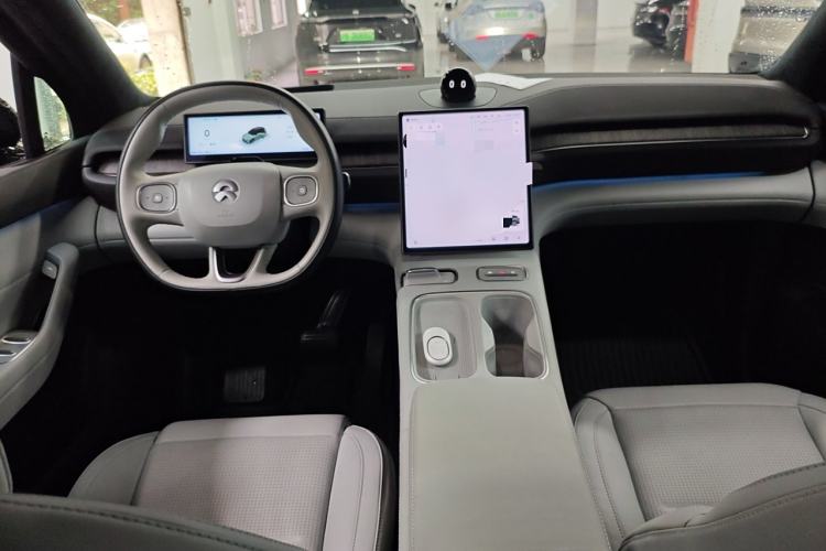 Used Nio ES6 2023 75 kWh Center Console