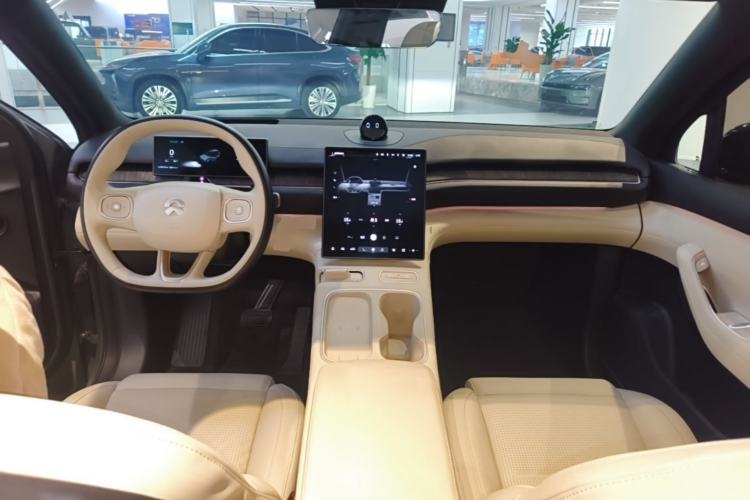 Used Nio ES6 2023 75 kWh Center Console
