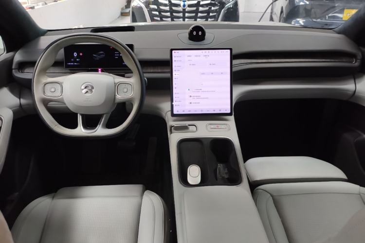 Used Nio ES6 2023 75 kWh Center Console
