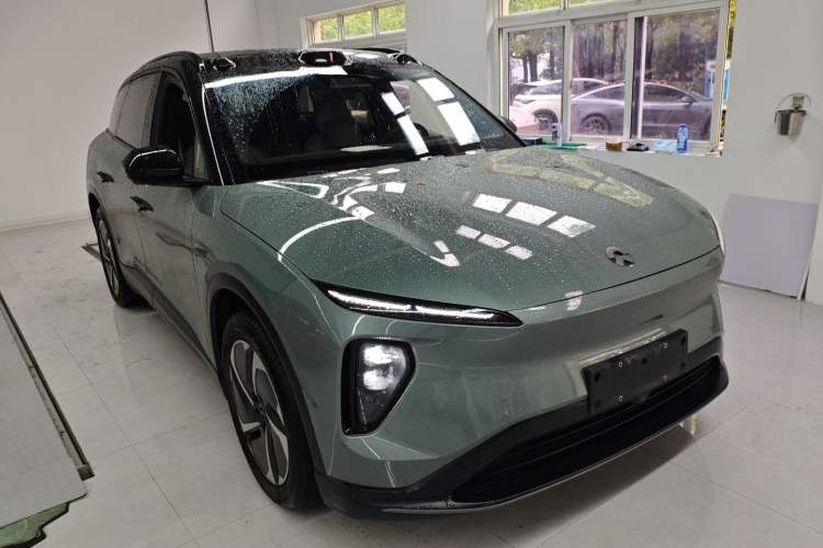 Used Nio ES6 2023 75 kWh Front Right 45 Deg