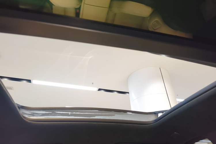 Used Nio ES6 2023 75 kWh Headliner