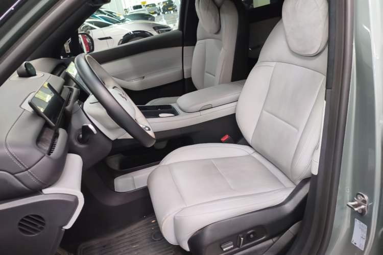 Used Nio ES6 2023 75 kWh Left Front Seat