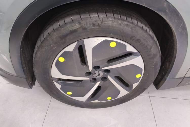 Used Nio ES6 2023 75 kWh Left Front Wheel Hub
