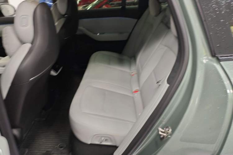 Used Nio ES6 2023 75 kWh Left Rear Seat