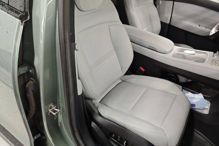 Used Nio ES6 2023 75 kWh Right Front Seat
