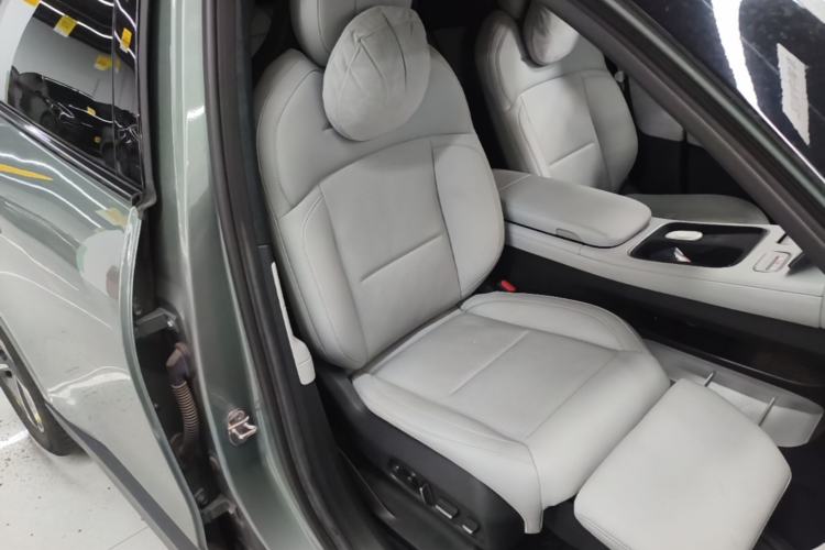 Used Nio ES6 2023 75 kWh Right Front Seat