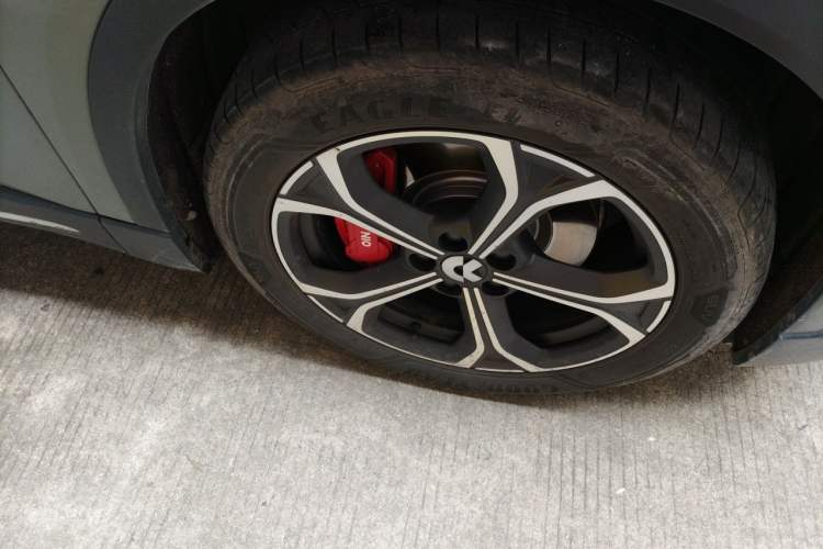 Used Nio ES6 2023 75 kWh Right Front Wheel Hub
