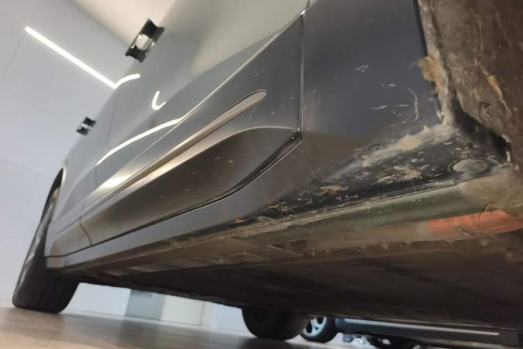 Used Nio ES6 2023 75 kWh Right Side Sill