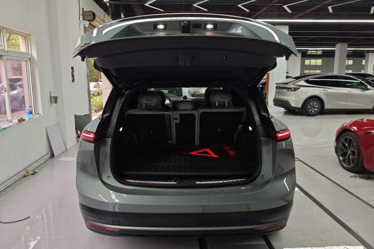 Used Nio ES6 2023 75 kWh Trunk