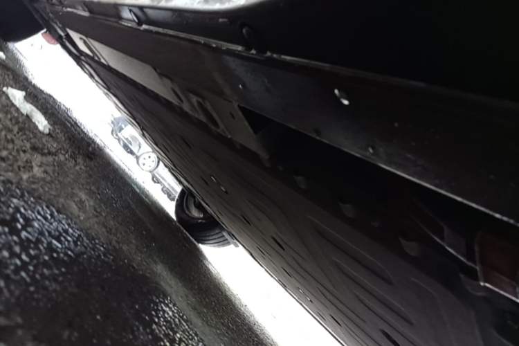 Used Nio ES6 2023 75 kWh Chassis Front Right