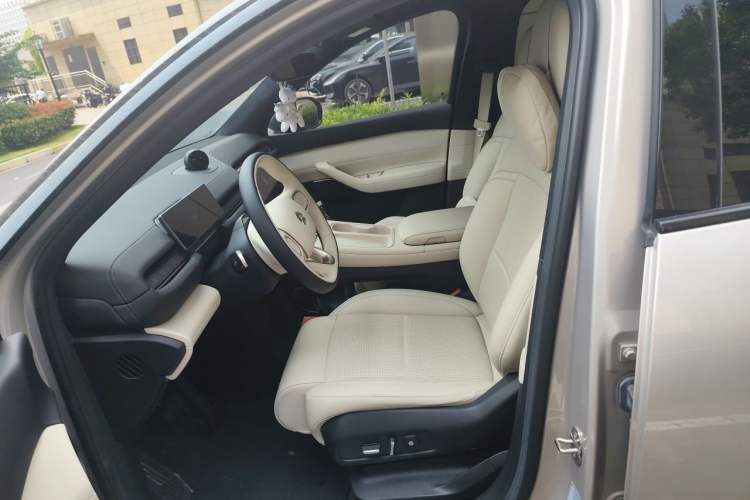 Used Nio ES6 2023 75 kWh Left Front Seat