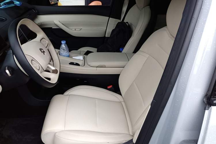 Used Nio ES6 2023 75 kWh Left Front Seat