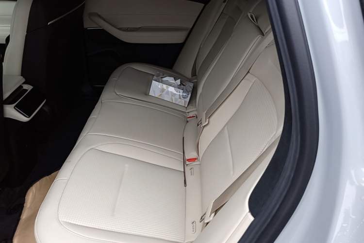 Used Nio ES6 2023 75 kWh Left Rear Seat