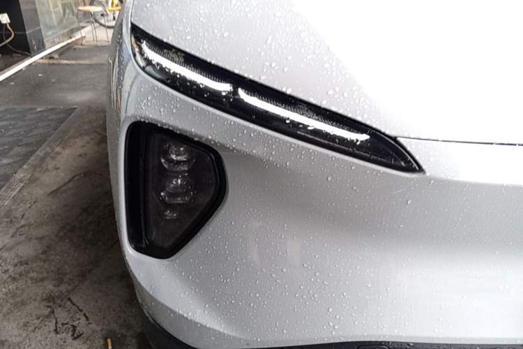 Used Nio ES6 2023 75 kWh Right Front Headlight