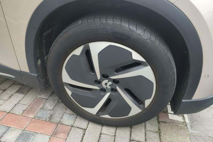 Used Nio ES6 2023 75 kWh Right Front Wheel Hub