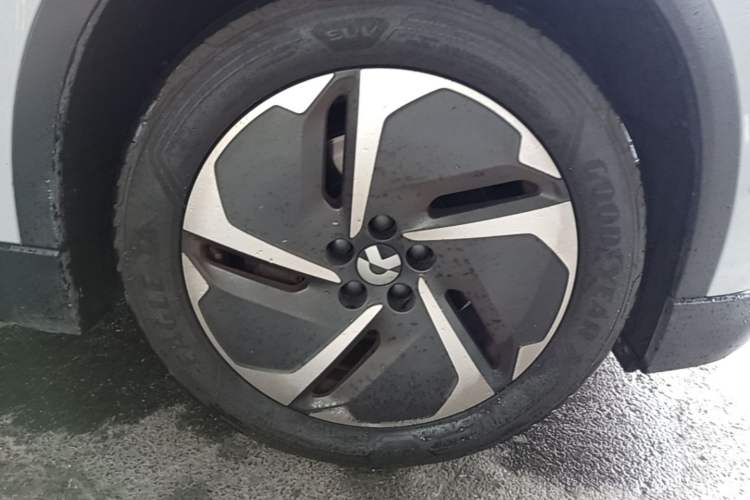 Used Nio ES6 2023 75 kWh Right Front Wheel Hub