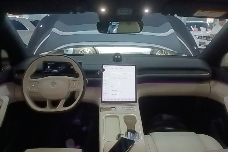 Used Nio ES6 2023 75 kWh Center Console