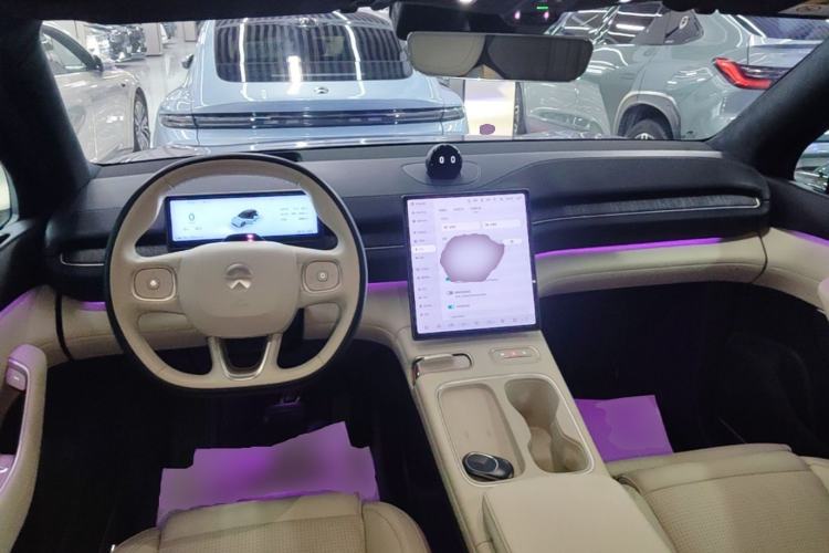 Used Nio ES6 2023 75 kWh Center Console
