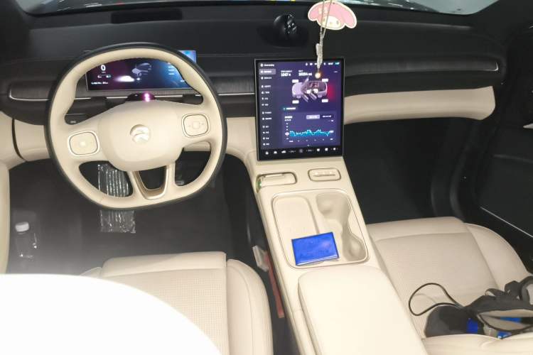 Used Nio ES6 2023 75 kWh Center Console