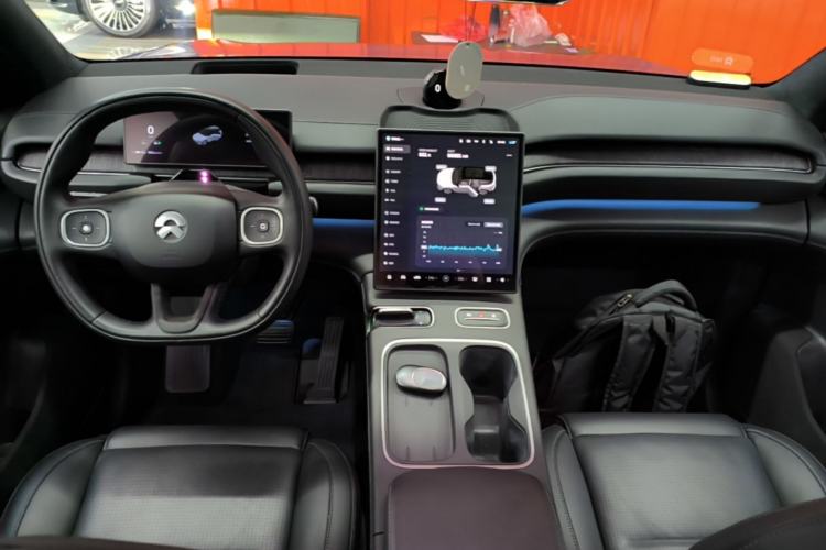 Used Nio ES6 2023 75 kWh Center Console
