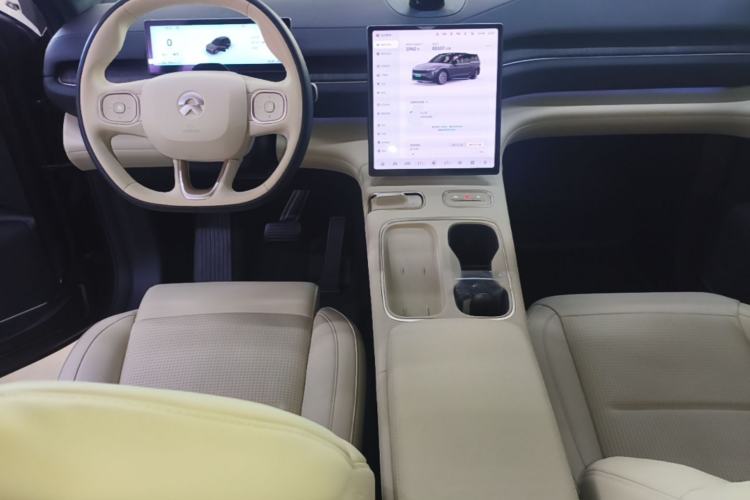 Used Nio ES6 2023 75 kWh Center Console