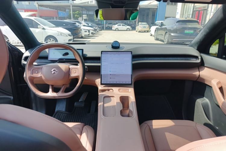 Used Nio ES6 2023 75 kWh Center Console