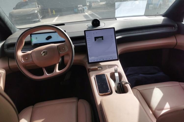 Used Nio ES6 2023 75 kWh Center Console