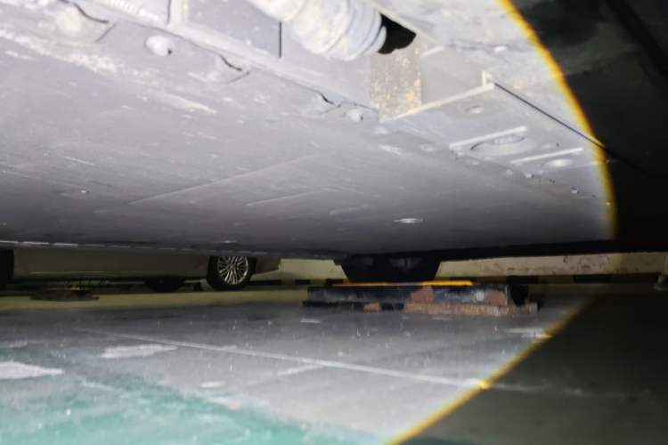 Used Nio ES6 2023 75 kWh Chassis Front Left