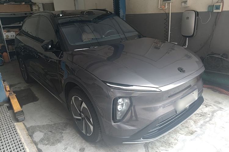 Used Nio ES6 2023 75 kWh Front Right 45 Deg
