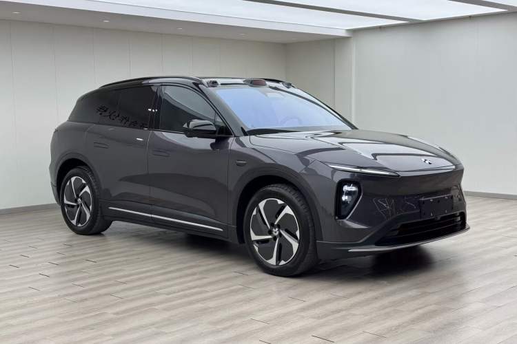 Used Nio ES6 2023 75 kWh Front Right 45 Deg