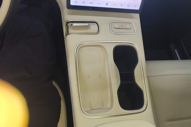 Used Nio ES6 2023 75 kWh Gear Lever