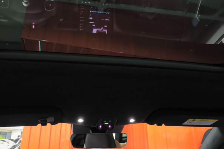 Used Nio ES6 2023 75 kWh Headliner