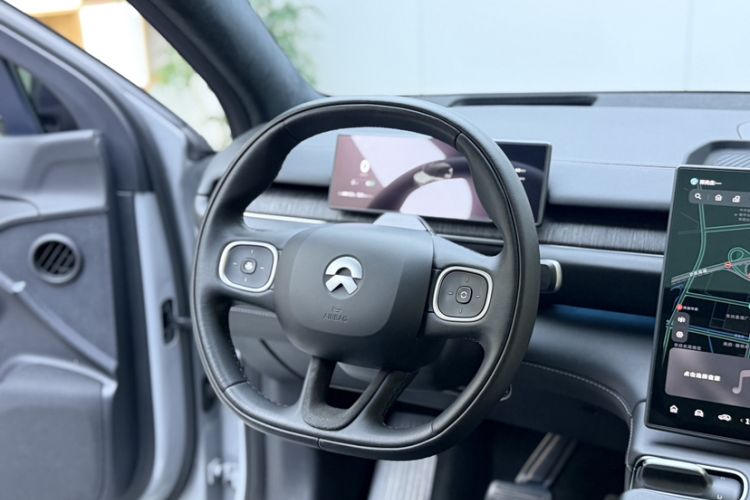 Used Nio ES6 2023 75 kWh Interior 10