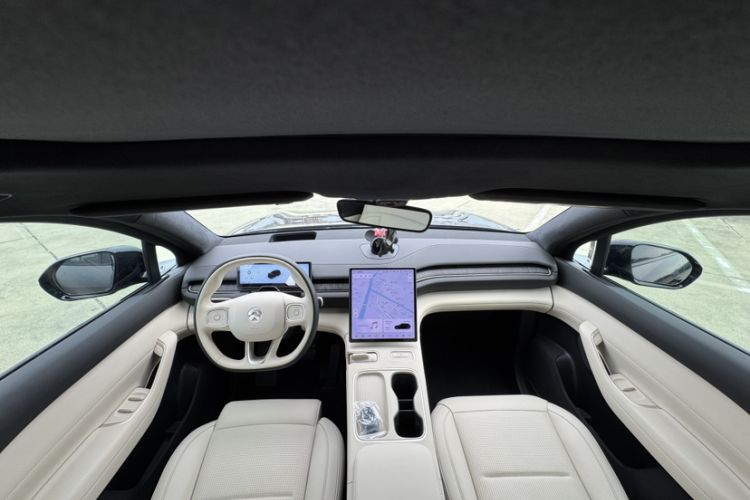 Used Nio ES6 2023 75 kWh Interior 2