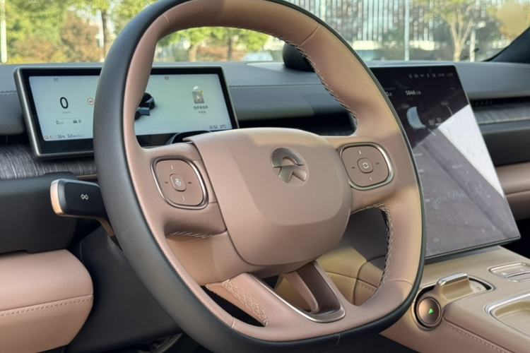 Used Nio ES6 2023 75 kWh Interior 3