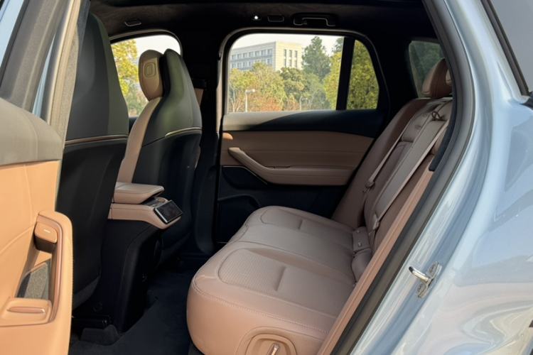 Used Nio ES6 2023 75 kWh Interior 7