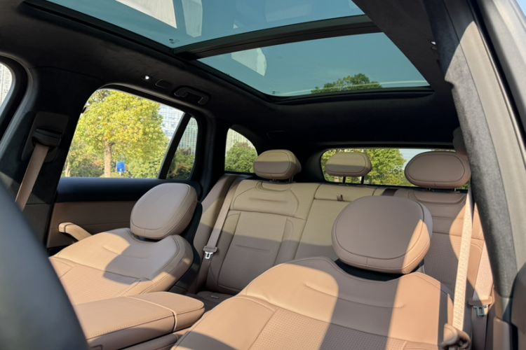Used Nio ES6 2023 75 kWh Interior 8