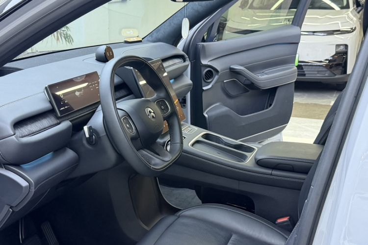Used Nio ES6 2023 75 kWh Interior 8