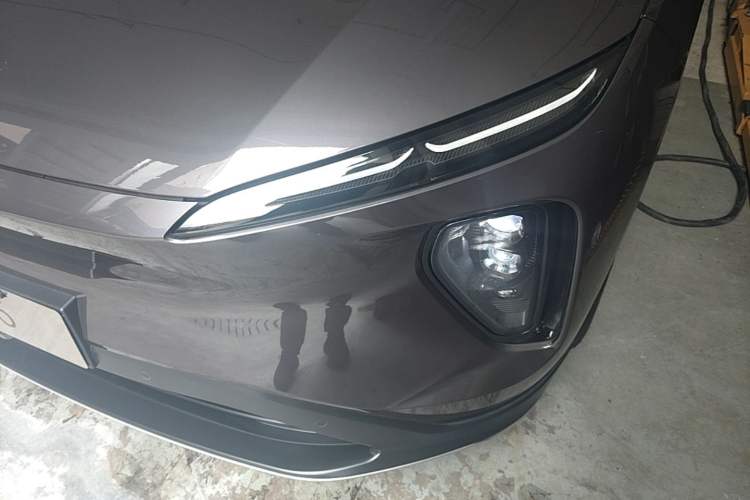 Used Nio ES6 2023 75 kWh Left Front Headlight