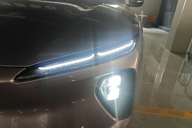 Used Nio ES6 2023 75 kWh Left Front Headlight