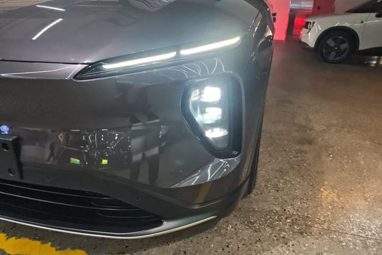 Used Nio ES6 2023 75 kWh Left Front Headlight